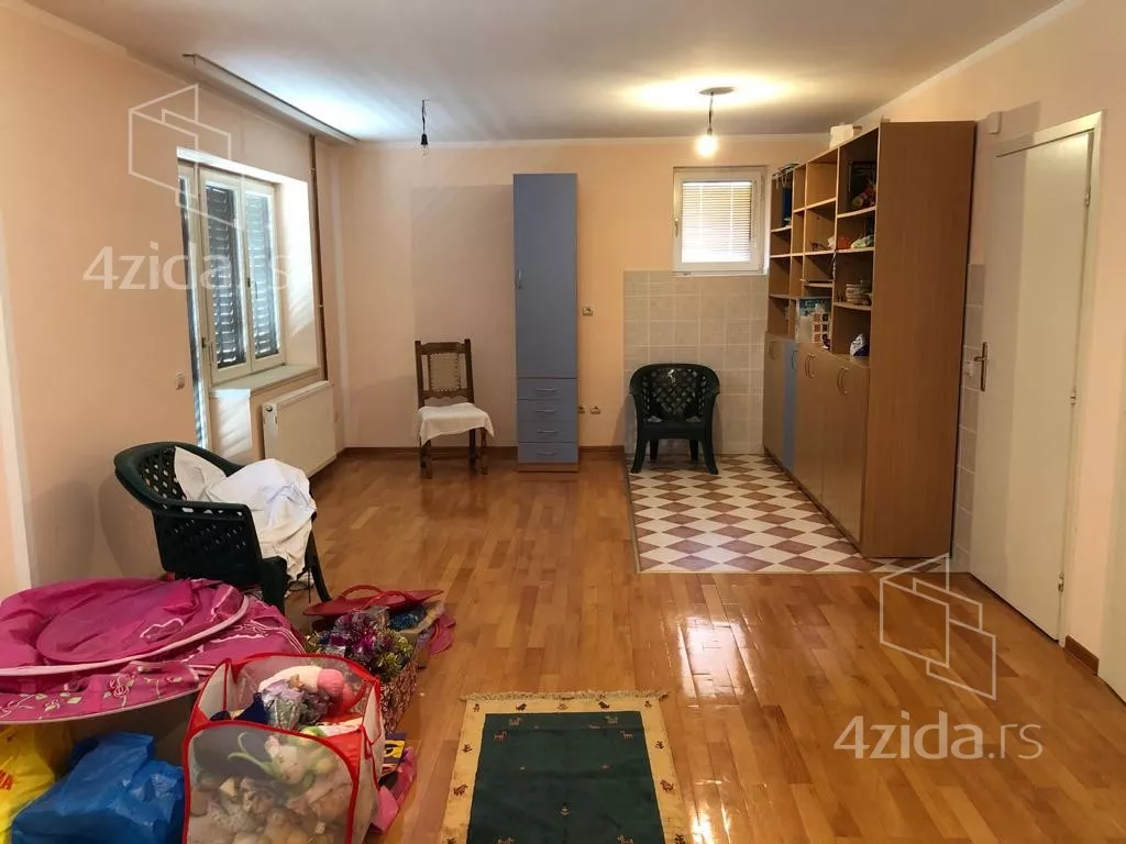 4-etažna kuća | 4zida