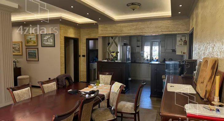 Petosoban stan | 4zida