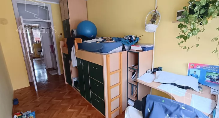 Četvoroiposoban stan | 4zida