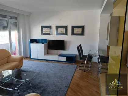 Ekonomski/Pravni Fakultet | 4zida.rs