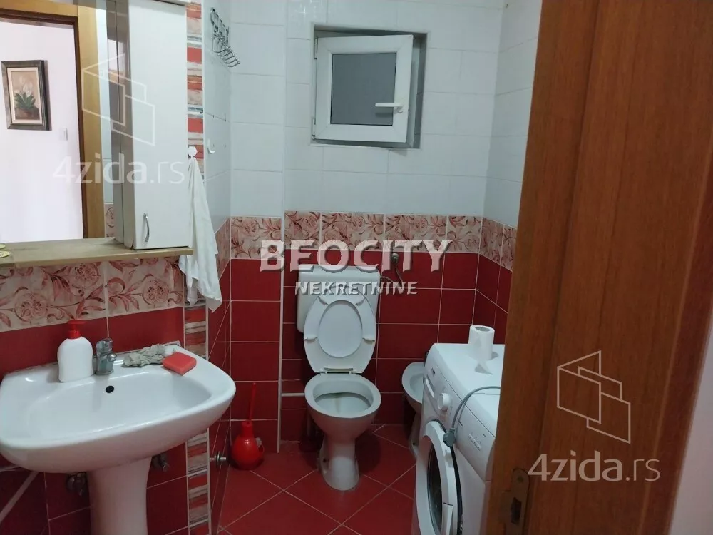 Četvoroiposoban stan | 4zida
