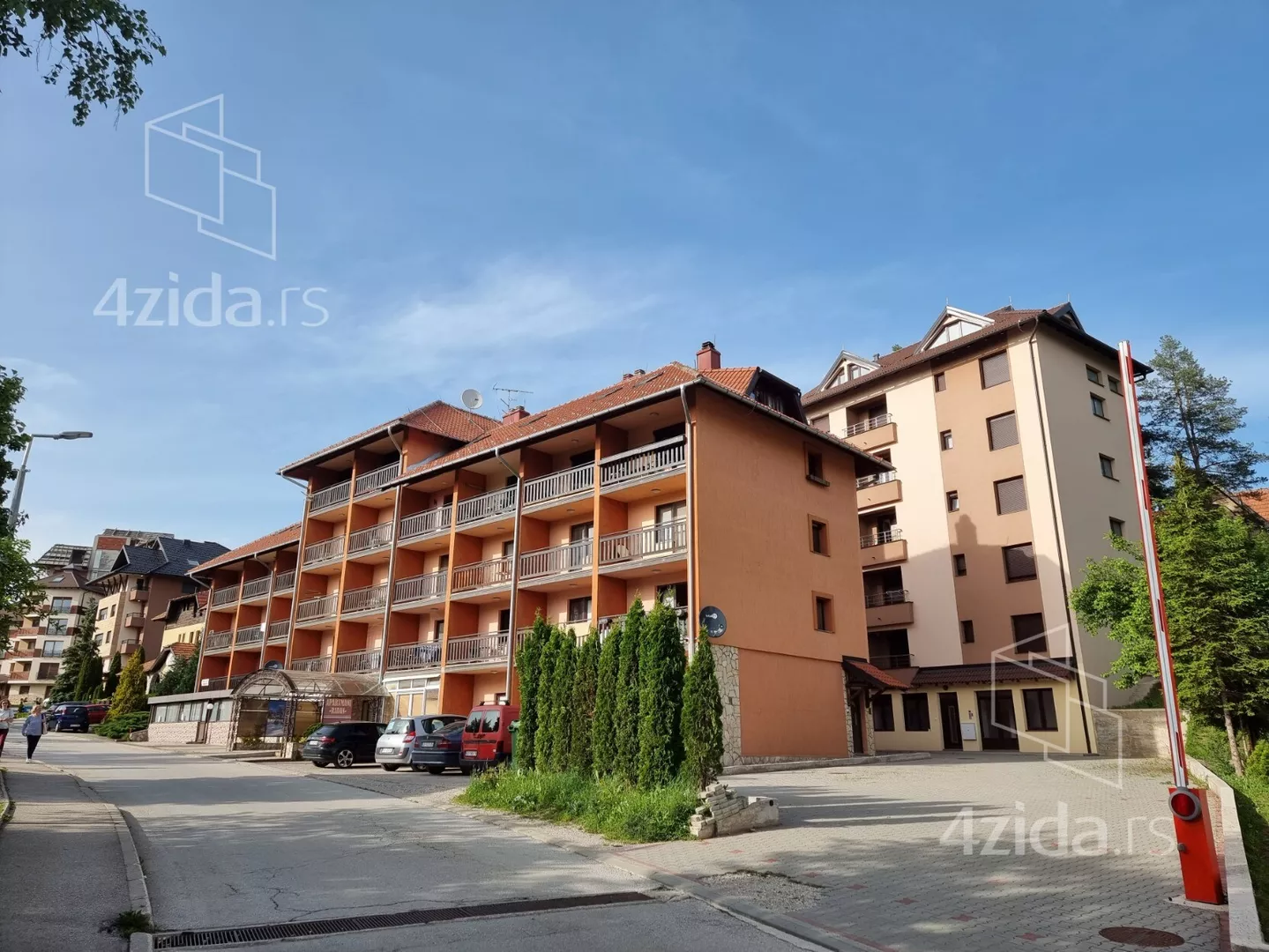 Dvoiposoban stan | 4zida