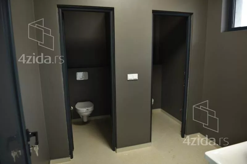 Poslovna zgrada | 4zida