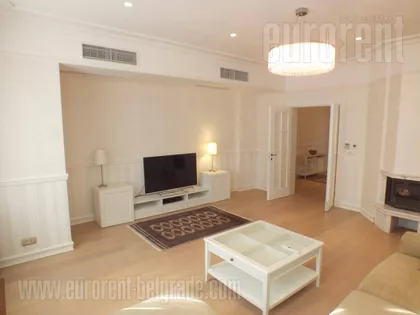 KNEZ MIHAILOVA | 4zida.rs