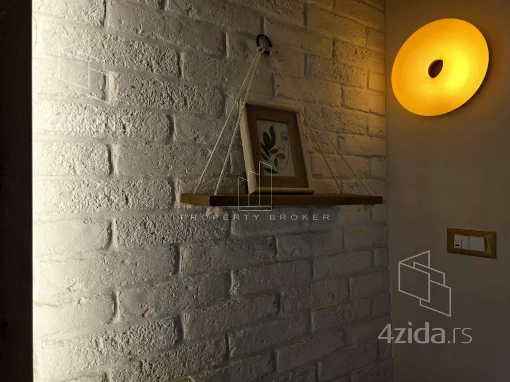 Lokal | 4zida