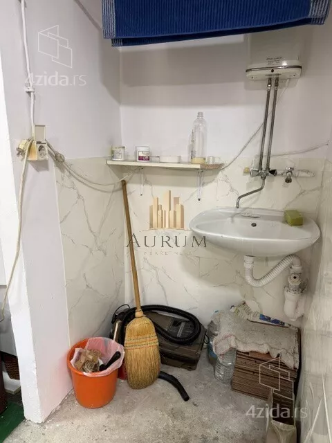 Lokal | 4zida