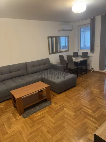 Ratka Mitrovića | 4zida.rs