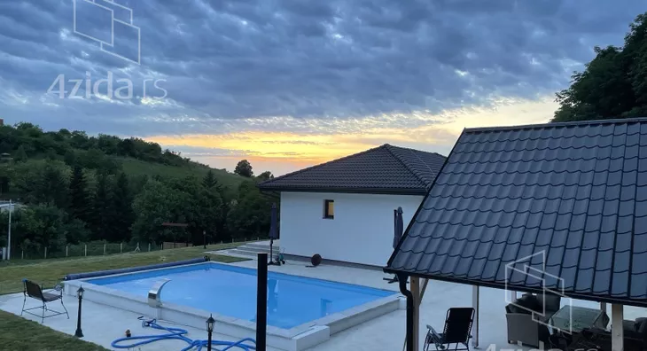 Kuća | 4zida