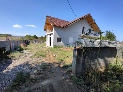 Crvene Livade | 4zida.rs