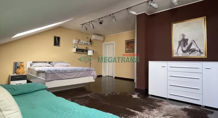 Šestosoban stan | 4zida