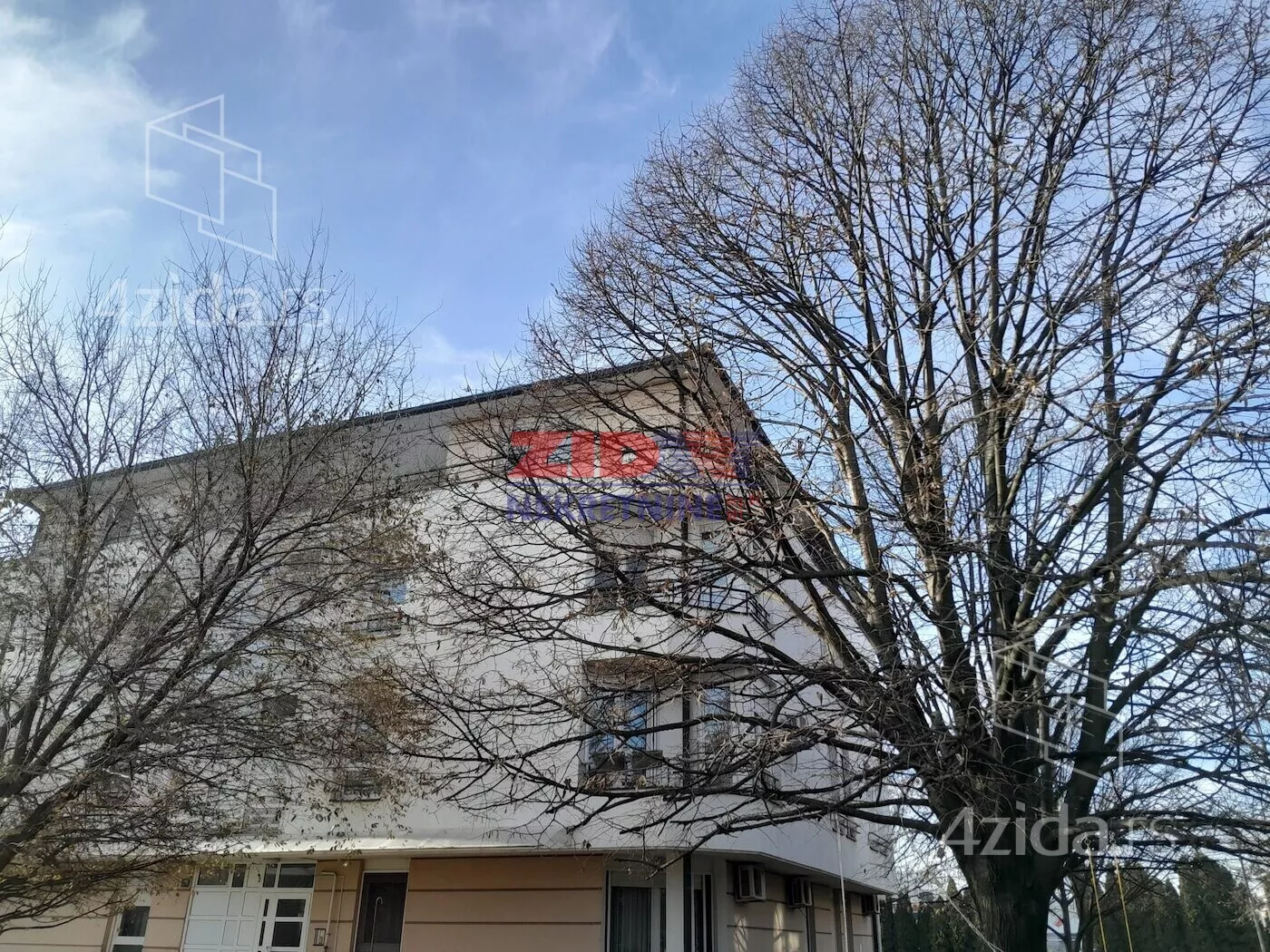 Četvoroiposoban stan | 4zida