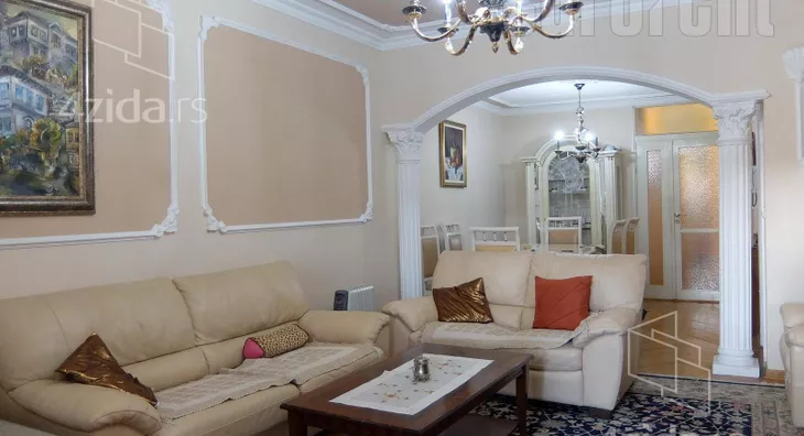 5-etažna kuća | 4zida