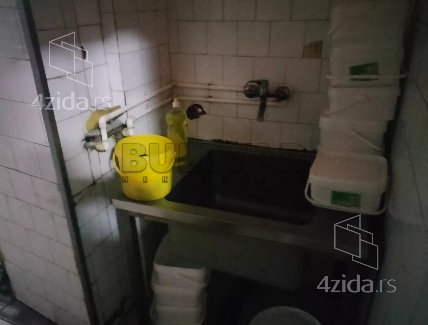 Lokal | 4zida
