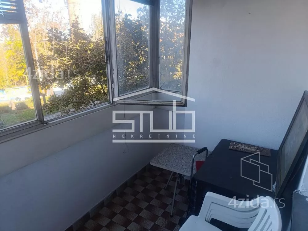 Četvoroiposoban stan | 4zida