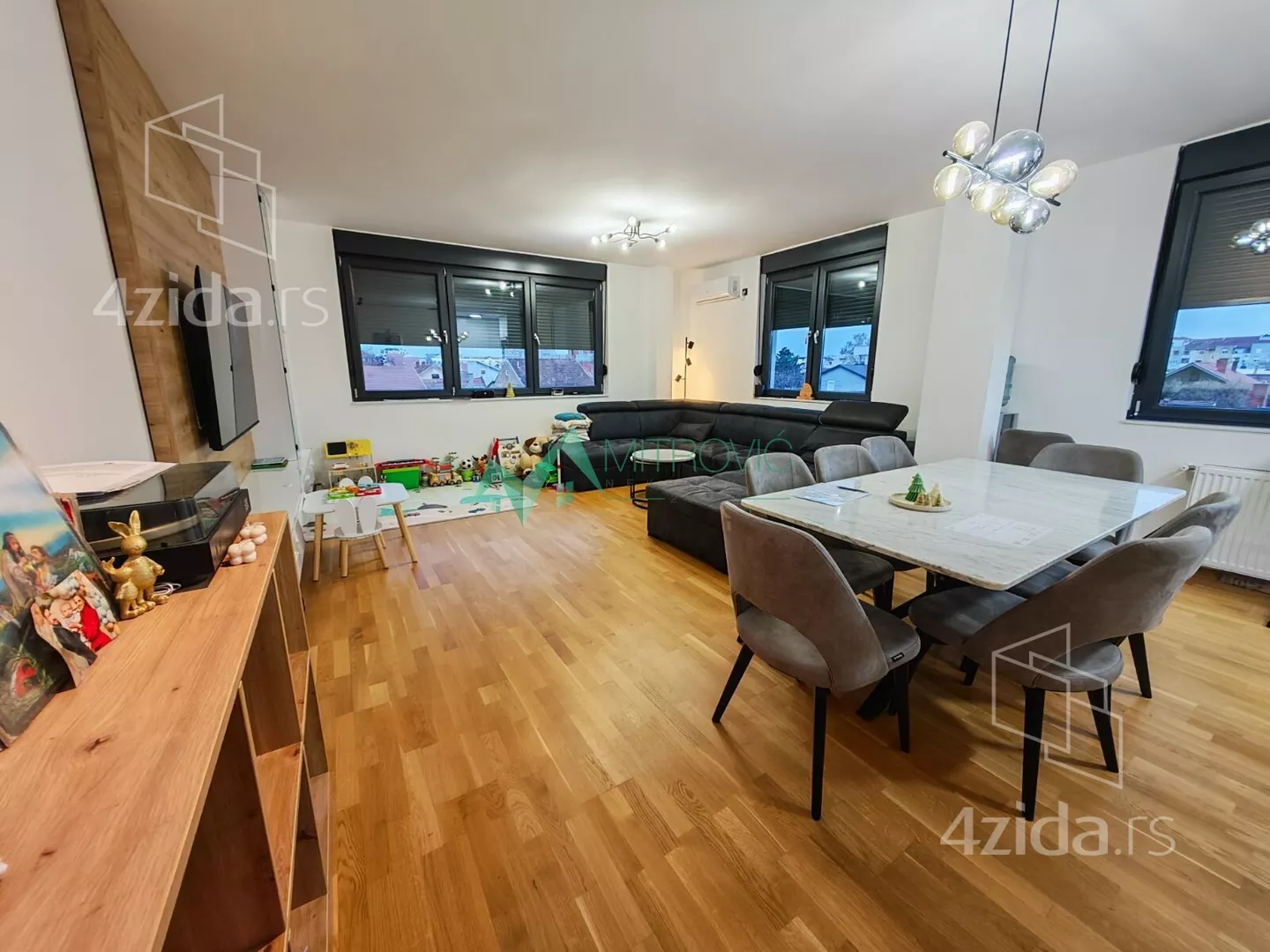 Troiposoban stan | 4zida