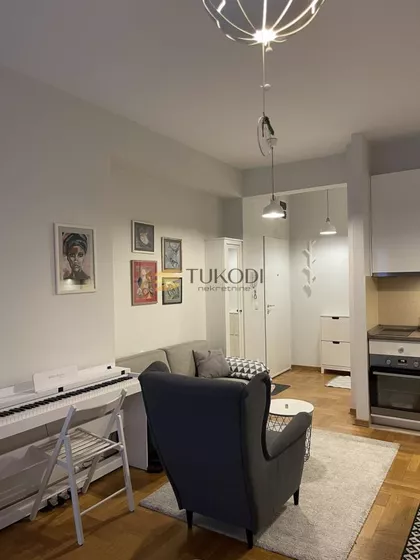 SKENDER BEGOVA | 4zida.rs