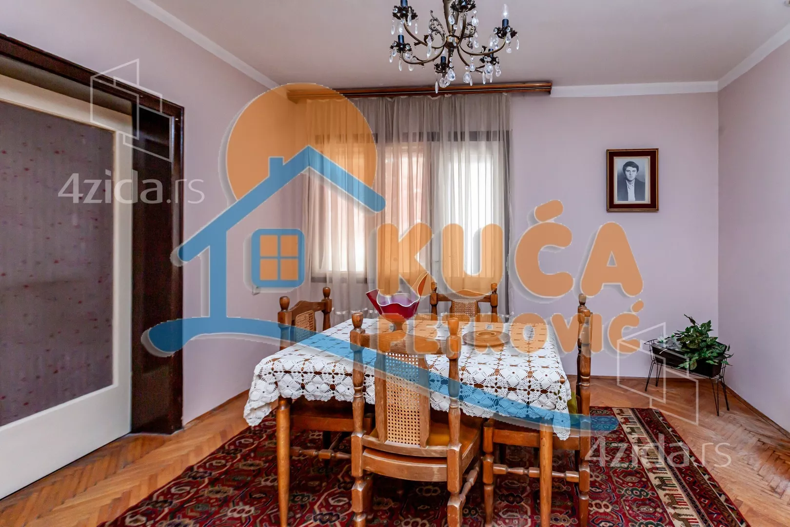 Troiposoban stan | 4zida