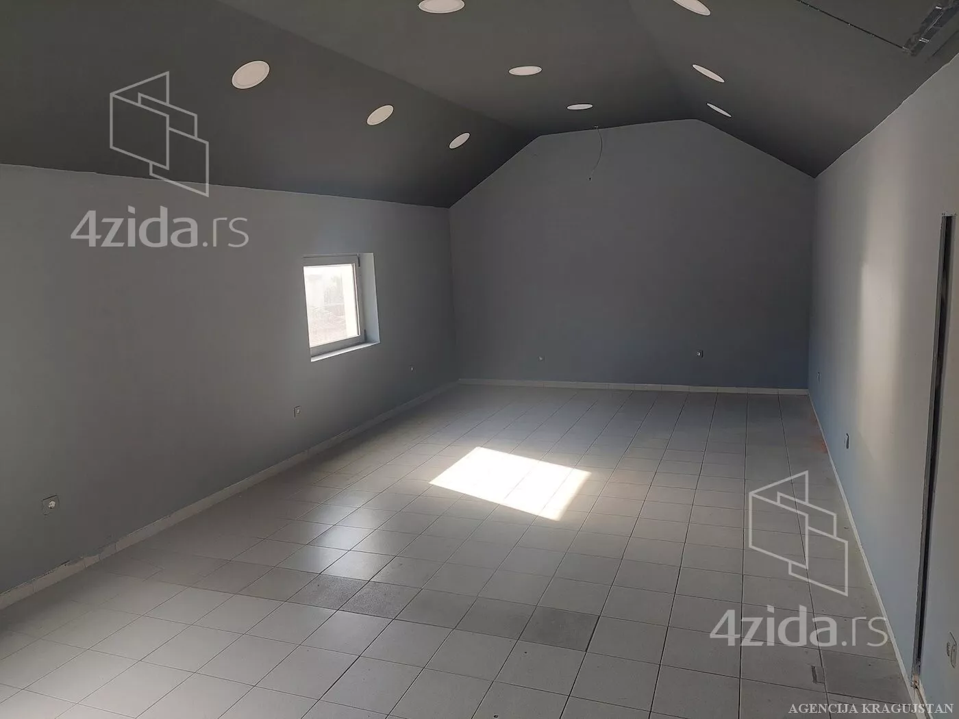 Poslovni prostor | 4zida