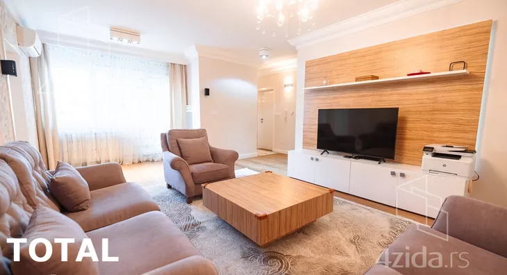 Šestosoban stan | 4zida