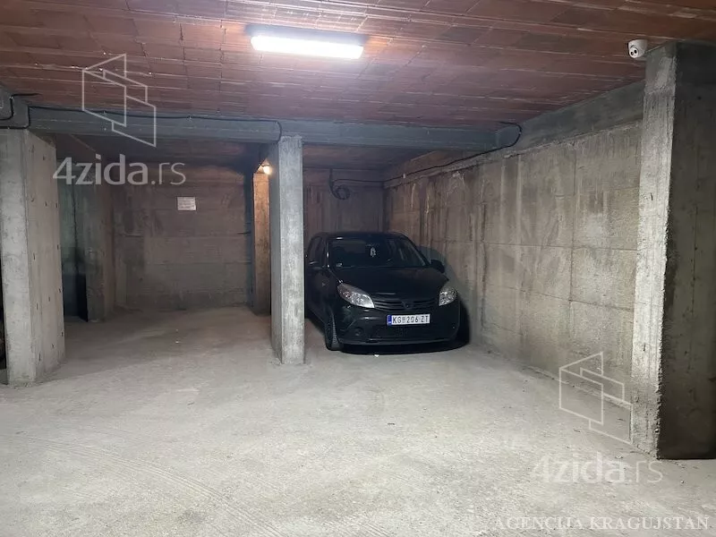 Garaža | 4zida