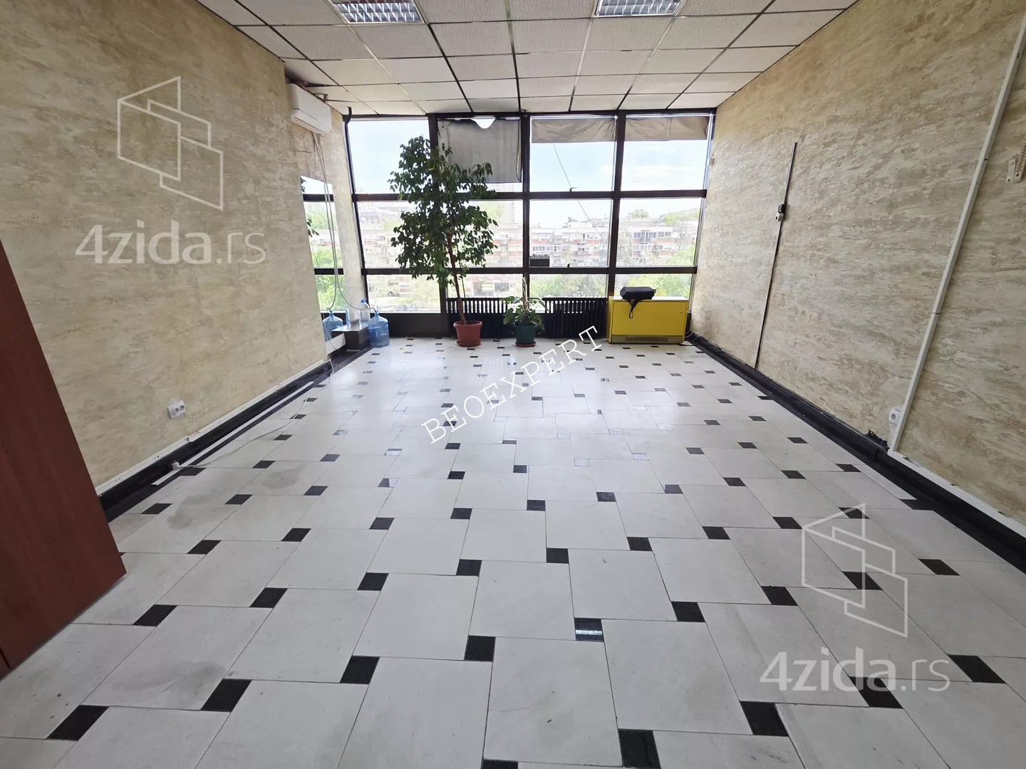 Poslovni prostor | 4zida