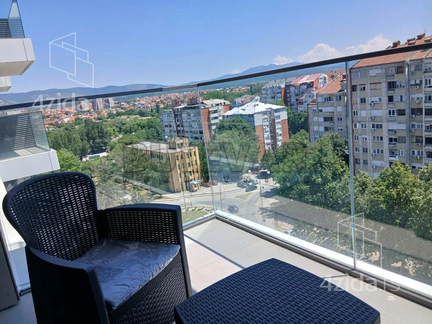 Dvoiposoban stan | 4zida