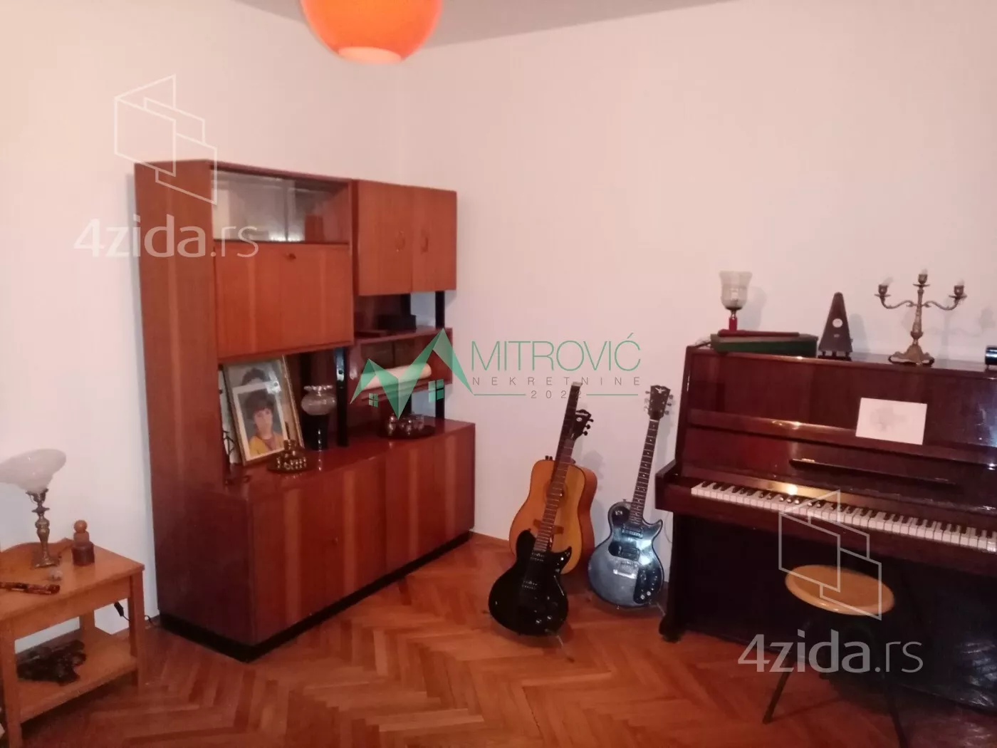 Četvoroiposoban stan | 4zida