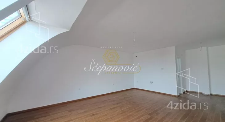 Šestosoban stan | 4zida