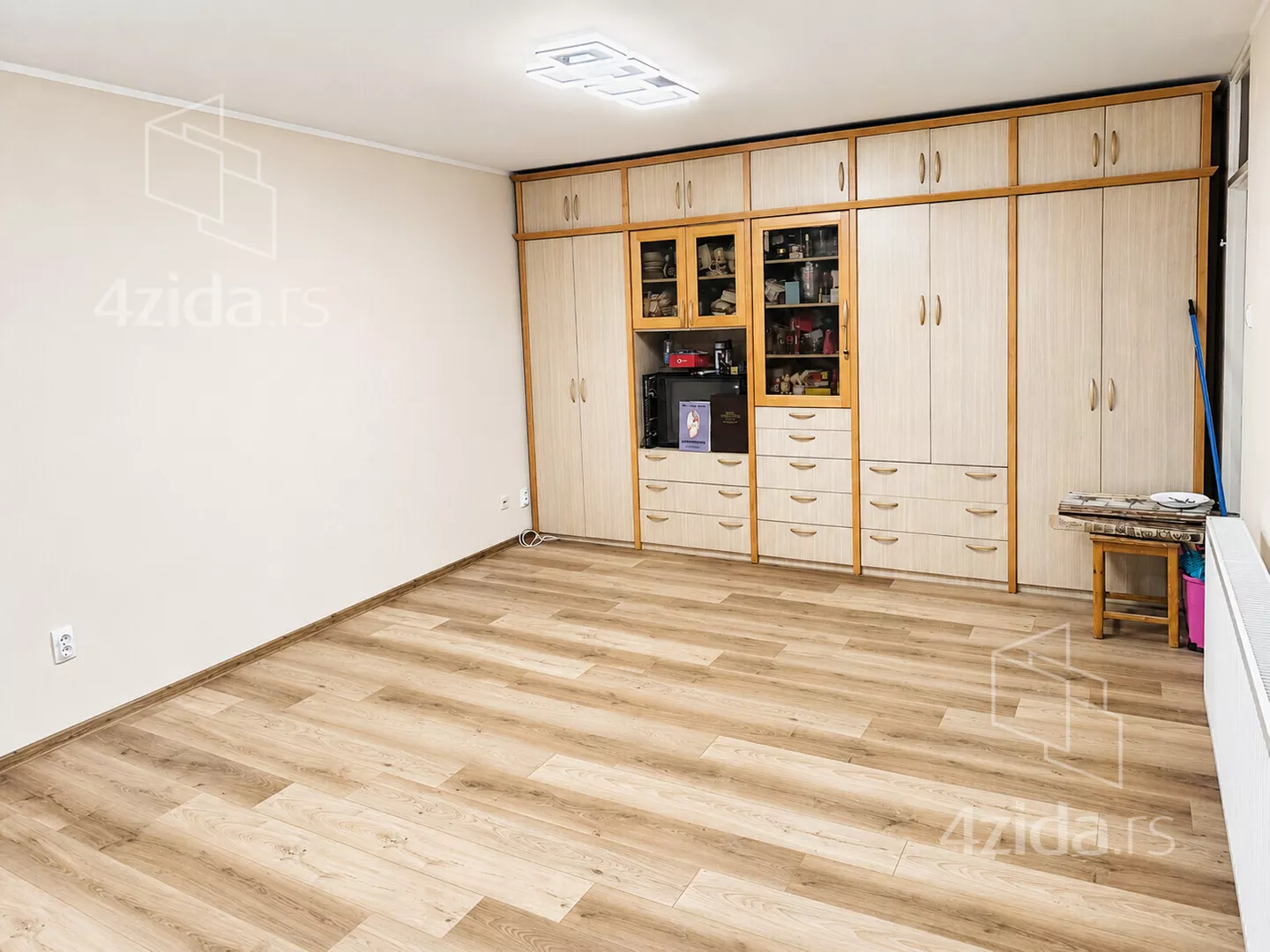 Kancelarija | 4zida