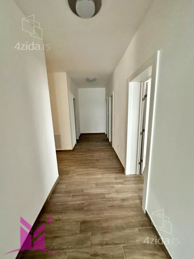 Četvoroiposoban stan | 4zida