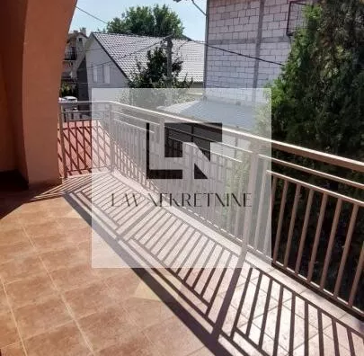 Šestosoban stan | 4zida
