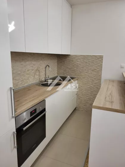 Heroja Pinkija | 4zida.rs