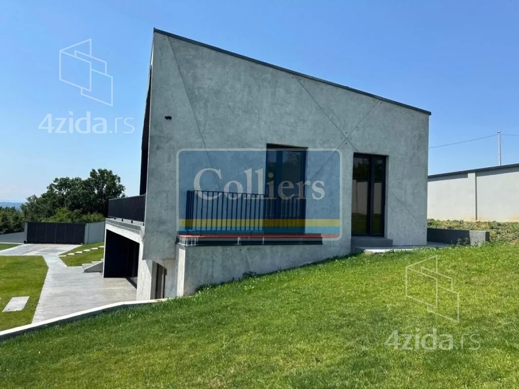 Sedmosoban stan | 4zida