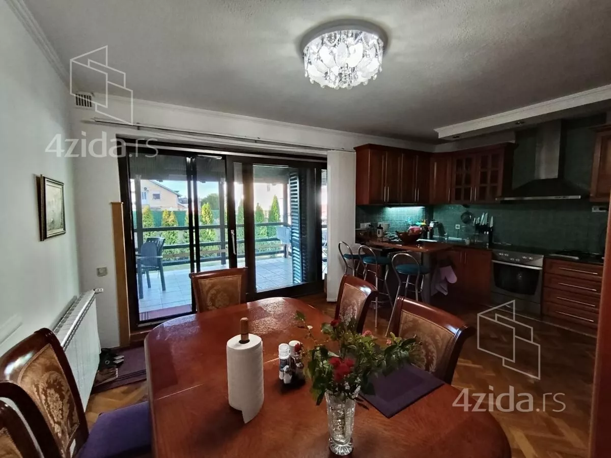 Kuća | 4zida