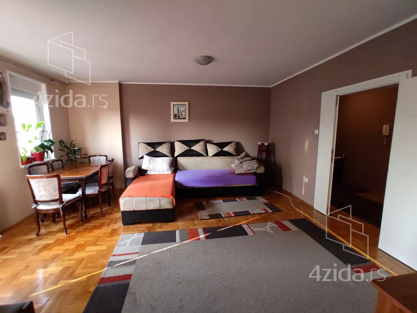 Troiposoban stan | 4zida