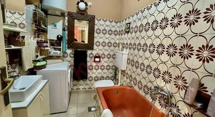 Šestosoban stan | 4zida