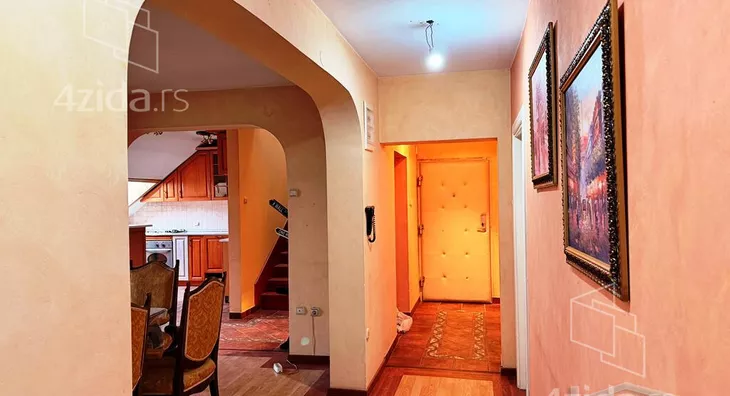 Petosoban stan | 4zida