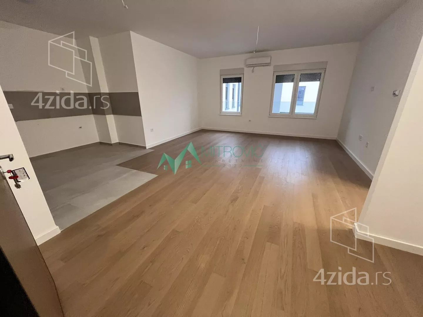 Troiposoban stan | 4zida