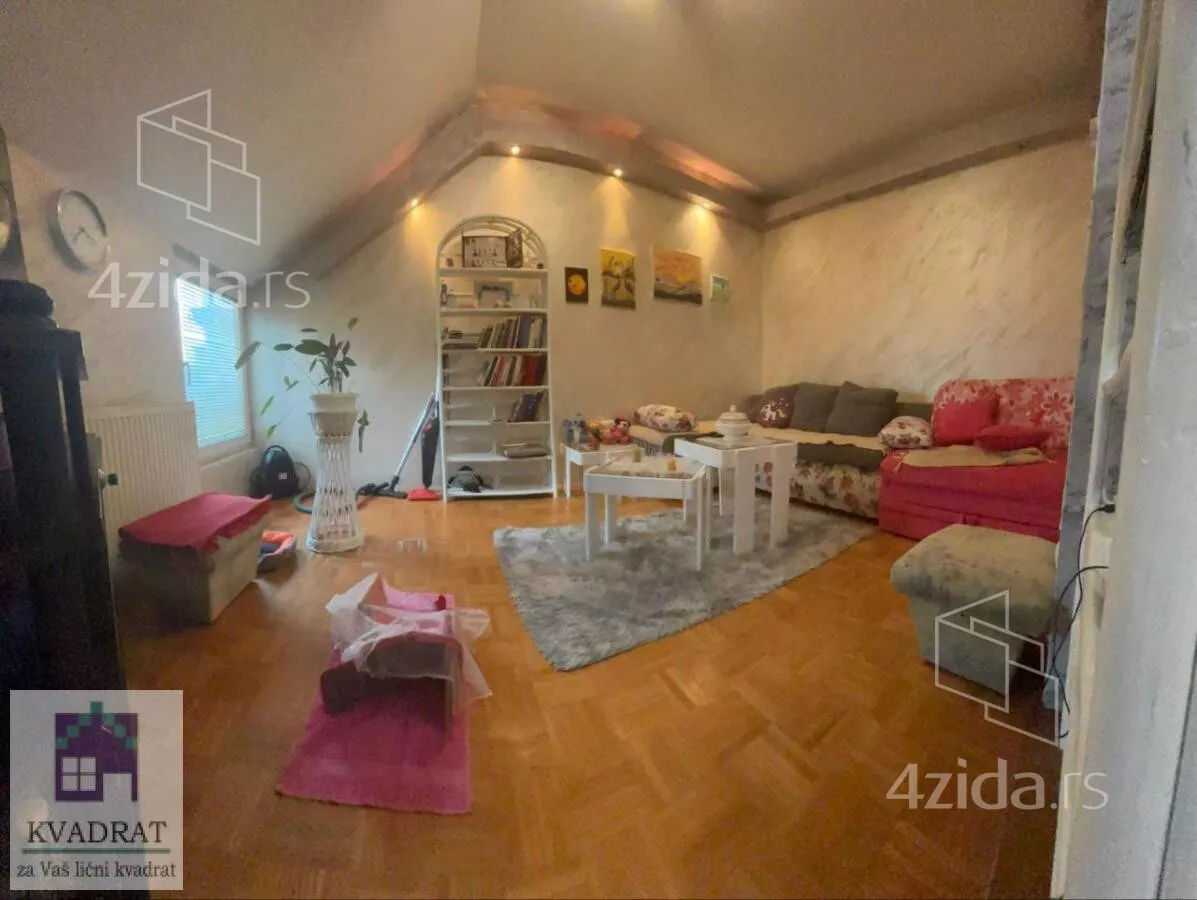 Troiposoban stan | 4zida