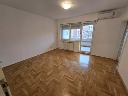 Nede Spasojević | 4zida.rs