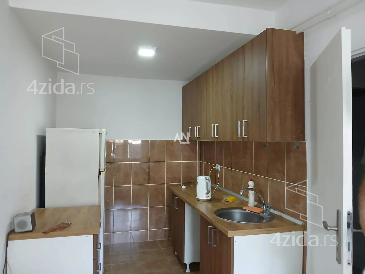 5-etažna kuća | 4zida