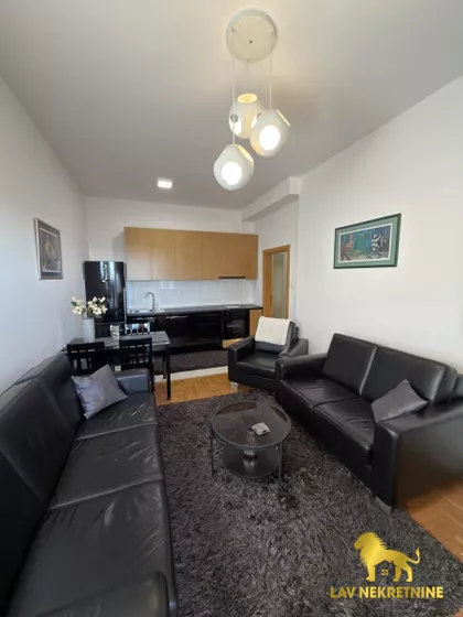 VARDARSKA | 4zida.rs