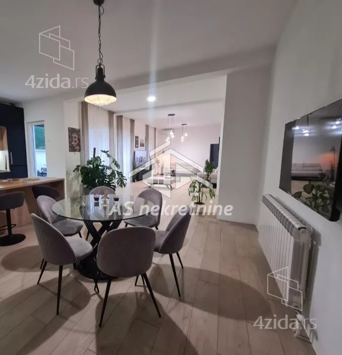 Šestosoban stan | 4zida