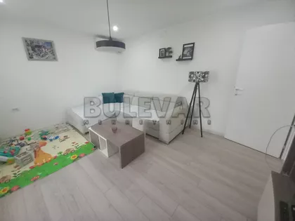 Zlatarska | 4zida.rs