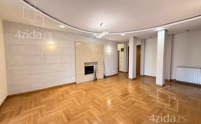 Šestosoban stan | 4zida