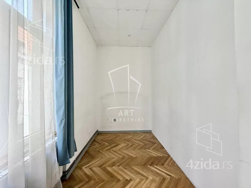 Četvoroiposoban stan | 4zida