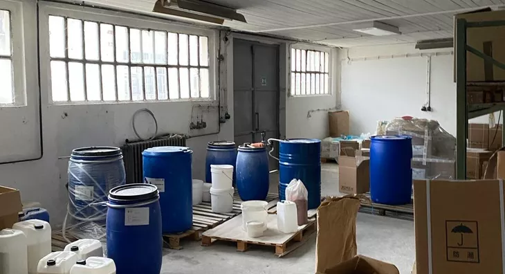 Poslovna zgrada | 4zida