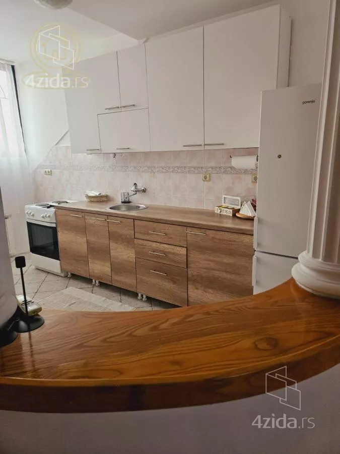 Petosoban stan | 4zida