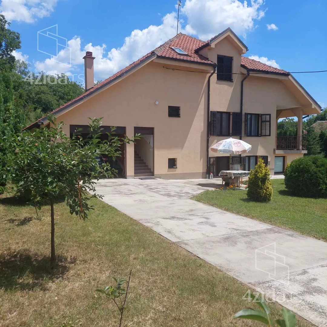 3-etažna kuća | 4zida