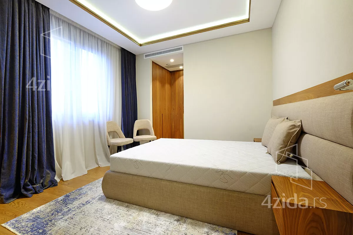 Šestosoban stan | 4zida